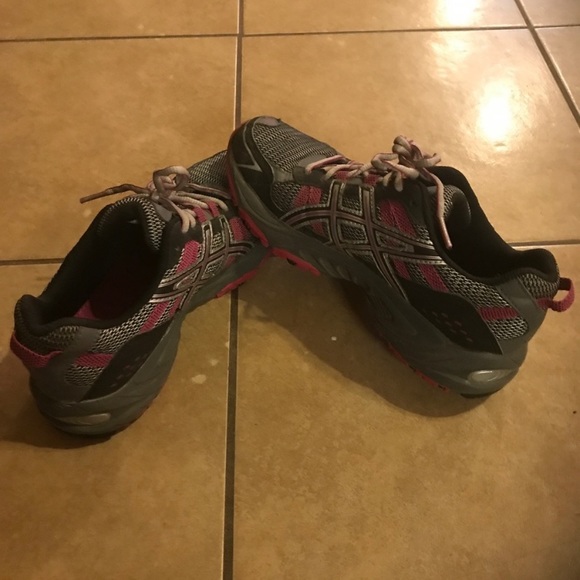 ASICS Runners - Picture 1 of 1